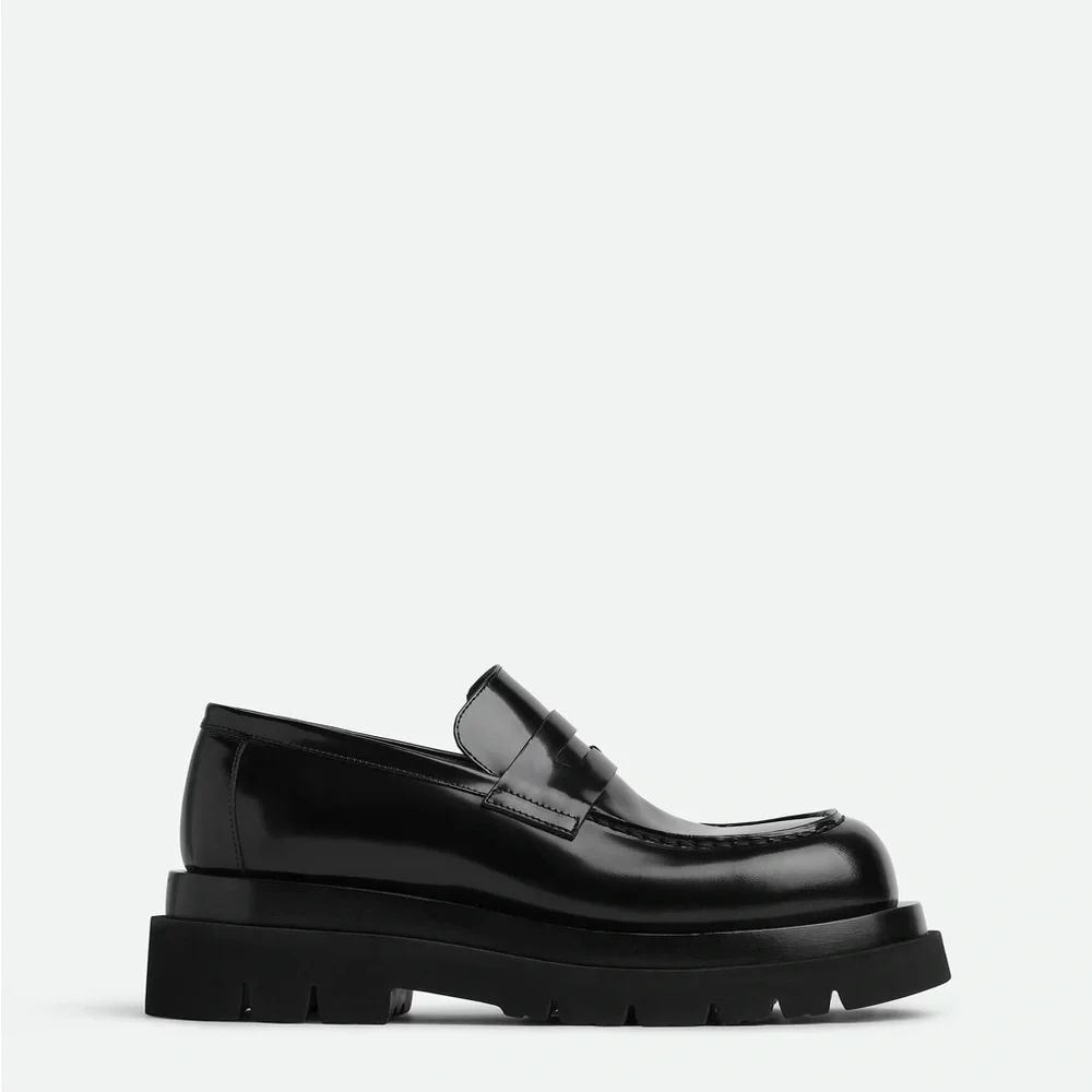 Bottega Veneta Glossy Black Loafers - Picture 6 of 11